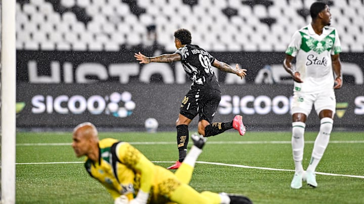 Igor Jesus marcou e o atual campeão Botafogo venceu a primeira no campeonato Igor Jesus marcou e o atual campeão Botafogo venceu a primeira no campeonato
