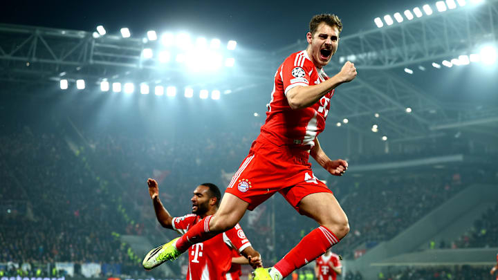 Josip Stanisic hebt ab für Bayern