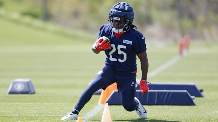 May 9, 2025; Lake Forest, IL, USA; Chicago Bears running back Kyle Monangai (25) runs with the ball during the Rookie Minicamp at Halas Hall. Mandatory Credit: Kamil Krzaczynski-Imagn Images