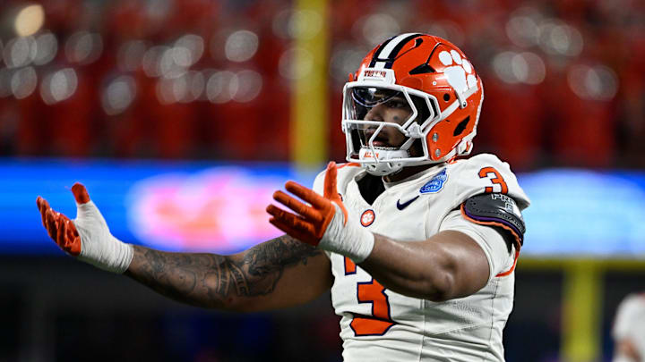 Dec 7, 2024; Charlotte, NC, USA; Clemson Tigers defensive end T.J. Parker (3) reacts after a play during the third quarter against the Southern Methodist Mustangs in the 2024 ACC Championship game at Bank of America Stadium. Mandatory Credit: Bob Donnan-Imagn Images