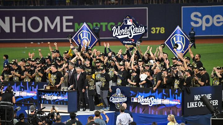 Oct 28, 2026; St. Petersburg, Florida, USA; The Milwaukee Brewers celebrate defeating the Tampa Bay Rays in game five of the 2026 World Series at Tropicana Field. Mandatory Credit: Jonathan Dyer-Imagn Images Oct 28, 2026; St. Petersburg, Florida, USA; The Milwaukee Brewers celebrate defeating the Tampa Bay Rays in game five of the 2026 World Series at Tropicana Field. Mandatory Credit: Jonathan Dyer-Imagn Images