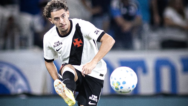 Nuno Moreira não vive um bom momento com a camisa do Vasco