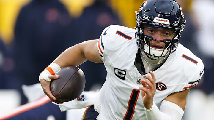Chicago Bears v Green Bay Packers