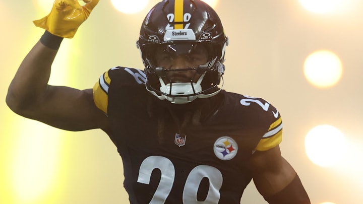 Nov 30, 2025; Pittsburgh, Pennsylvania, USA;  Pittsburgh Steelers safety Kyle Dugger (29) takes the field against the Buffalo Bills at Acrisure Stadium. Mandatory Credit: Charles LeClaire-Imagn Images
