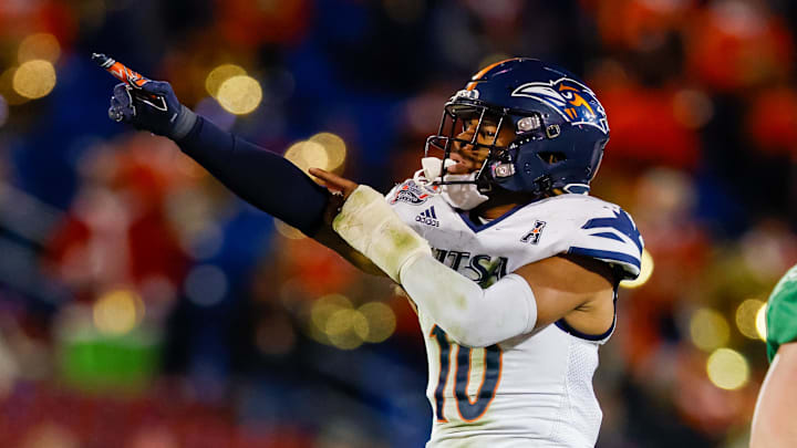 Dec 19, 2023; Frisco, TX, USA; UTSA Roadrunners linebacker Martavius French (10) celebrates after making a tackle against the Marshall Thundering Herd during the third quarter at Toyota Stadium. Mandatory Credit: Andrew Dieb-Imagn Images
