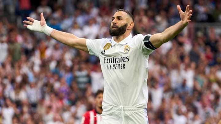 Karim Benzema rejoint le club d'Al-Ittihad en Arabie Saoudite. Karim Benzema rejoint le club d'Al-Ittihad en Arabie Saoudite.