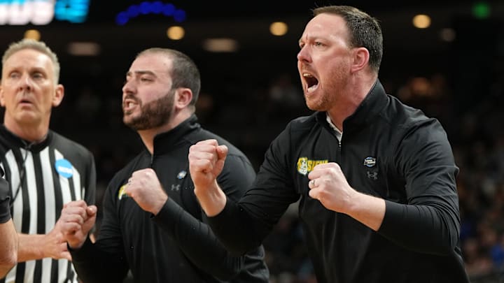 Siena Saints head coach Gerry McNamara Siena Saints head coach Gerry McNamara