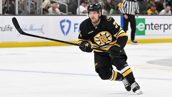 Sep 29, 2025; Boston, Massachusetts, USA; Boston Bruins left wing Viktor Arvidsson (71) in action during the first period against the Philadelphia Flyers at TD Garden. Mandatory Credit: Eric Canha-Imagn Images Sep 29, 2025; Boston, Massachusetts, USA; Boston Bruins left wing Viktor Arvidsson (71) in action during the first period against the Philadelphia Flyers at TD Garden. Mandatory Credit: Eric Canha-Imagn Images