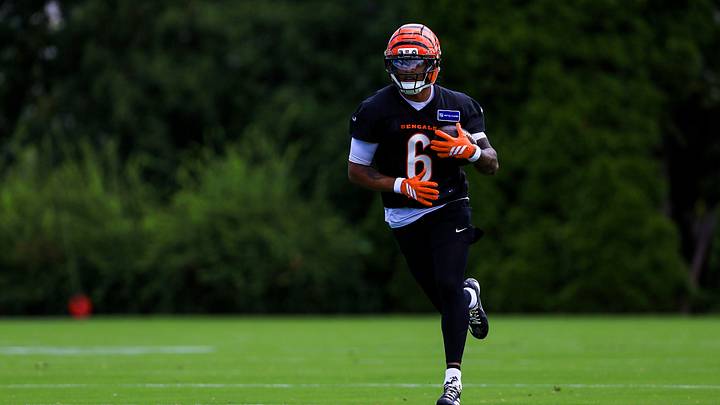 Jun 16, 2026; Cincinnati, OH, USA; Cincinnati Bengals safety Bryan Cook (6) runs with the ball during minicamp at Kettering Health Practice Fields. Mandatory Credit: Katie Stratman-Imagn Images Jun 16, 2026; Cincinnati, OH, USA; Cincinnati Bengals safety Bryan Cook (6) runs with the ball during minicamp at Kettering Health Practice Fields. Mandatory Credit: Katie Stratman-Imagn Images