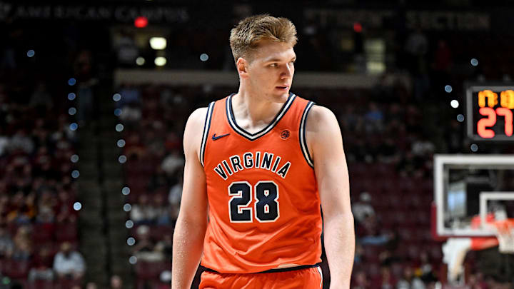 Virginia Cavaliers forward Thijs De Ridder 