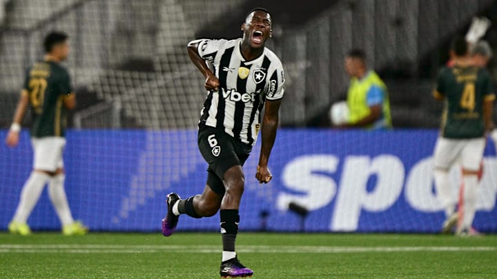 Patrick de Paula anotou um gol de falta