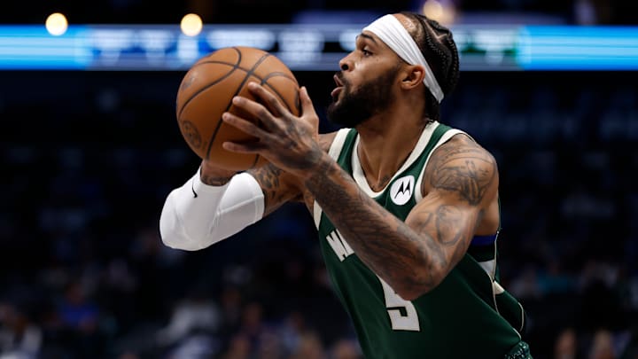 Milwaukee Bucks v Dallas Mavericks