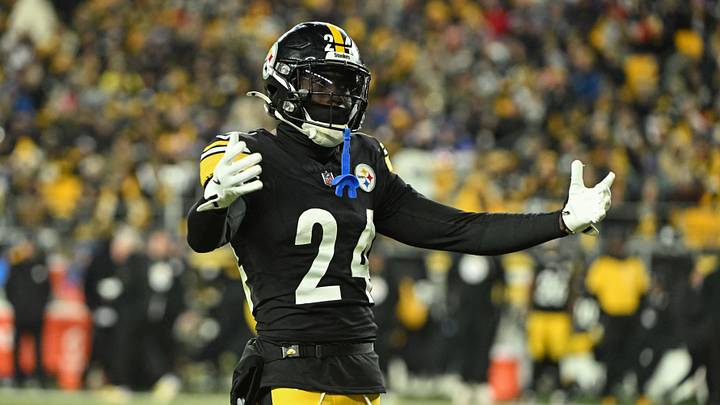 Nov 30, 2025; Pittsburgh, Pennsylvania, USA; Pittsburgh Steelers cornerback Joey Porter Jr. (24) reacts against the Buffalo Bills during the second half at Acrisure Stadium. Mandatory Credit: Barry Reeger-Imagn Images Nov 30, 2025; Pittsburgh, Pennsylvania, USA; Pittsburgh Steelers cornerback Joey Porter Jr. (24) reacts against the Buffalo Bills during the second half at Acrisure Stadium. Mandatory Credit: Barry Reeger-Imagn Images