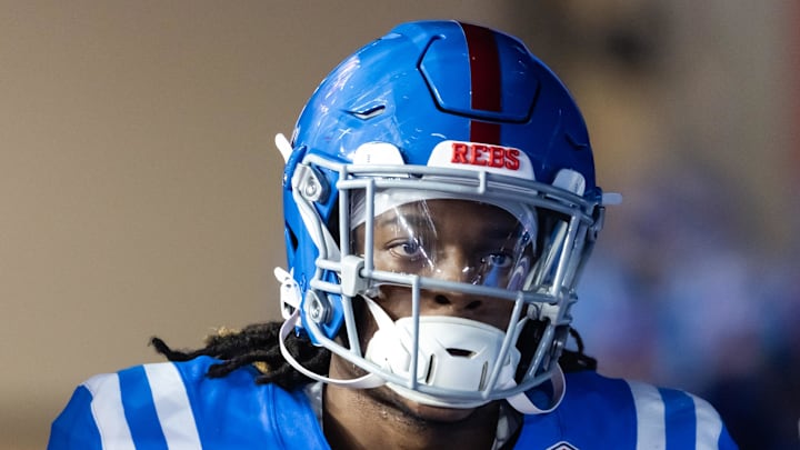 Jan 8, 2026; Glendale, AZ, USA; Mississippi Rebels tight end Dae'Quan Wright (8) against the Miami Hurricanes during the 2026 Fiesta Bowl and semifinal game of the College Football Playoff at State Farm Stadium. Mandatory Credit: Mark J. Rebilas-Imagn Images
