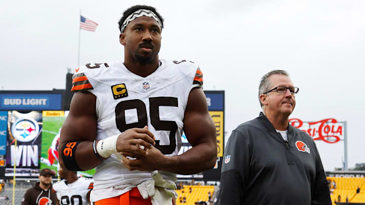 Cleveland Browns v Pittsburgh Steelers