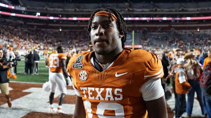 Texas Longhorns linebacker Zina Umeozulu against the Clemson Tigers during the CFP National playoff first round at Darrell K Royal-Texas Memorial Stadium. Texas Longhorns linebacker Zina Umeozulu against the Clemson Tigers during the CFP National playoff first round at Darrell K Royal-Texas Memorial Stadium.