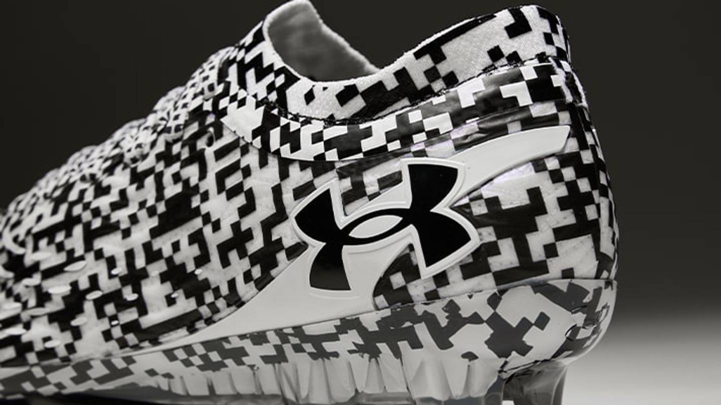 Under Armour UA Magnetico Elite 5 FG Soccer Cleats black and white digital camo Under Armour Magnetico Elite 5.0 FG QR Code - White/Black main image 2