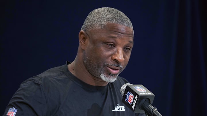 Feb 25, 2025; Indianapolis, IN, USA; New York Jets coach Aaron Glenn speaks during the NFL Scouting Combine at the Indiana Convention Center. Mandatory Credit: Kirby Lee-Imagn Images Feb 25, 2025; Indianapolis, IN, USA; New York Jets coach Aaron Glenn speaks during the NFL Scouting Combine at the Indiana Convention Center. Mandatory Credit: Kirby Lee-Imagn Images