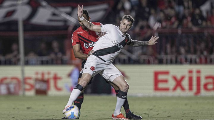 Vegetti marcou um golaço no Castelo do Dragão