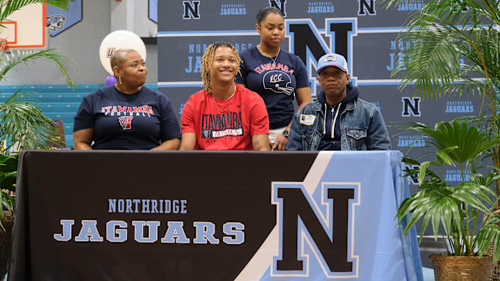 Four Tuscaloosa area high schools had athletes sign their letters of intent Wednesday. Nick Sherman Four Tuscaloosa area high schools had athletes sign their letters of intent Wednesday. Nick Sherman