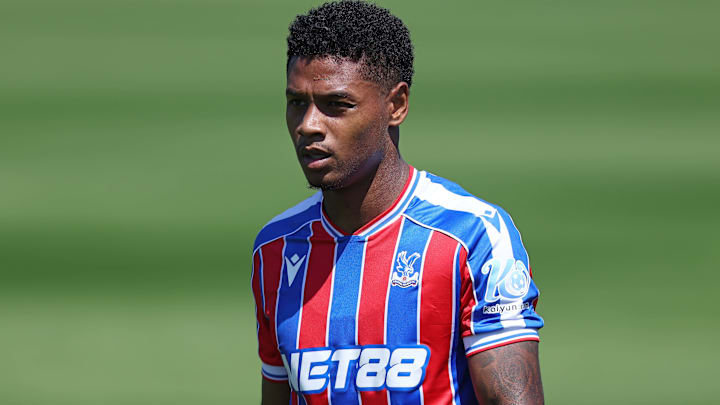 Matheus França tem passagem pelo Crystal Palace