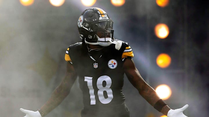 Dec 3, 2023; Pittsburgh, Pennsylvania, USA; Pittsburgh Steelers wide receiver Diontae Johnson (18) Dec 3, 2023; Pittsburgh, Pennsylvania, USA; Pittsburgh Steelers wide receiver Diontae Johnson (18)