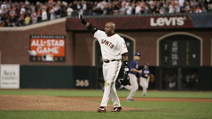 Sep 26, 2007; San Francisco, CA, USA; San Francisco Giants left fielder Barry Bonds (25) waves to the crowd after flying out during the sixth inning against the San Diego Padres at AT&T Park in San Francisco, CA. Sep 26, 2007; San Francisco, CA, USA; San Francisco Giants left fielder Barry Bonds (25) waves to the crowd after flying out during the sixth inning against the San Diego Padres at AT&T Park in San Francisco, CA.