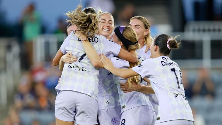 Racing Louisville FC celebrates after forward Bethany Balcer (88) scored a goal against Angel City FC 