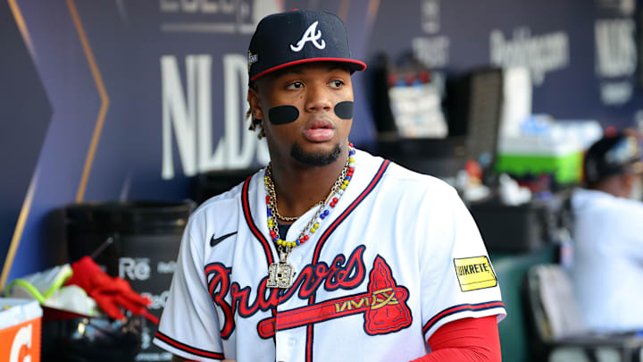 Ronald Acuña Jr. tiene dolencias en la rodilla derecha 