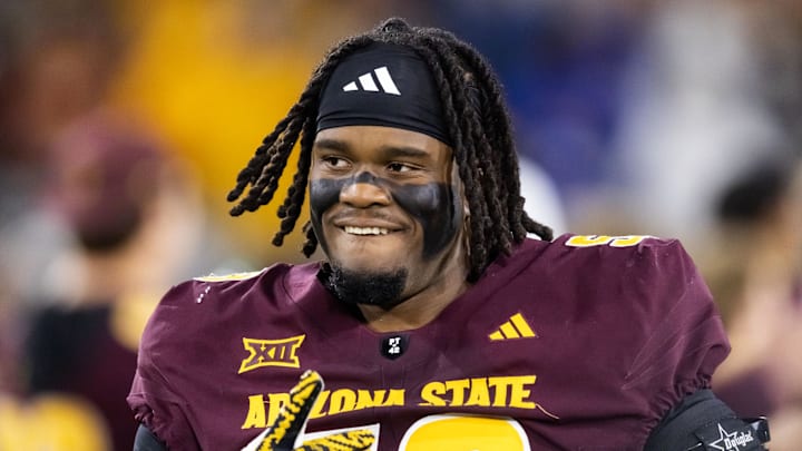 Arizona State Sun Devils offensive lineman Max Iheanachor (58)