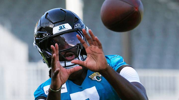 Jacksonville Jaguars wide receiver Brian Thomas Jr. (7) catches a pass during Day 15 of NFL training camp at the Miller Electric Center on Tuesday, Aug. 18, 2026, in Jacksonville, Fla.