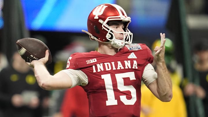 Indiana Hoosiers quarterback Fernando Mendoza is a great prop target on Monday.