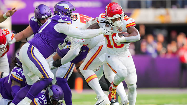 Kansas City Chiefs running back Isiah Pacheco (10)