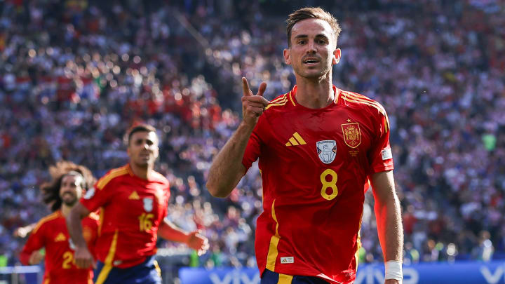 L'Espagne corrige la Croatie sur le score de 3 buts à 0 entame parfaitement son début de compétition. L'Espagne corrige la Croatie sur le score de 3 buts à 0 entame parfaitement son début de compétition.