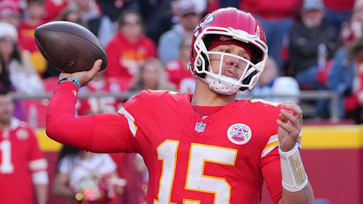 Patrick Mahomes and the Chiefs are road favorites in Dallas.