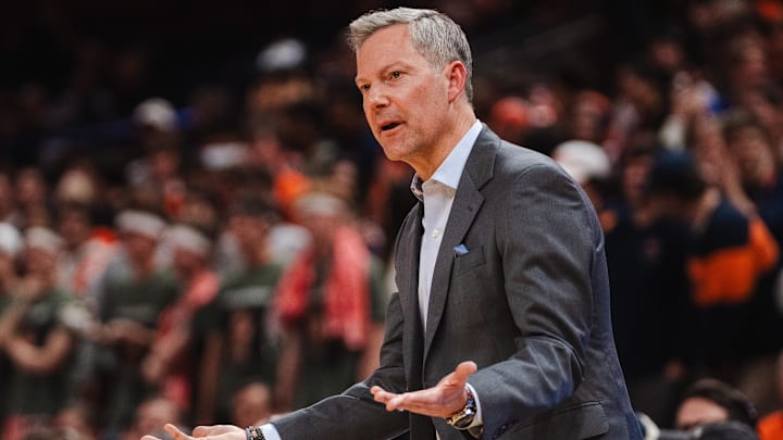 Virginia Cavaliers head coach Ryan Odom 