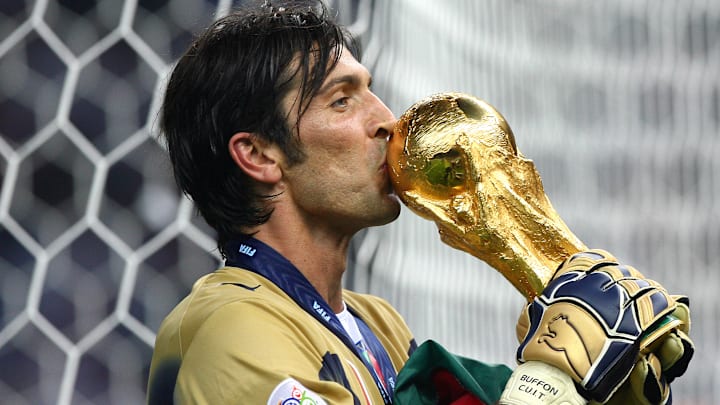 Gianluigi Buffon si ritira Gianluigi Buffon si ritira