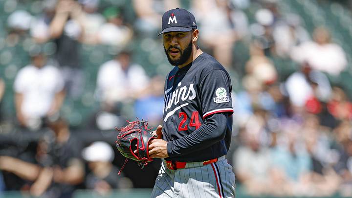May 28, 2026; Chicago, Illinois, USA; Minnesota Twins starting pitcher Simeon Woods Richardson (24) leaves a baseball game against the Chicago White Sox during the third inning at Rate Field. Mandatory Credit: Kamil Krzaczynski-Imagn Images