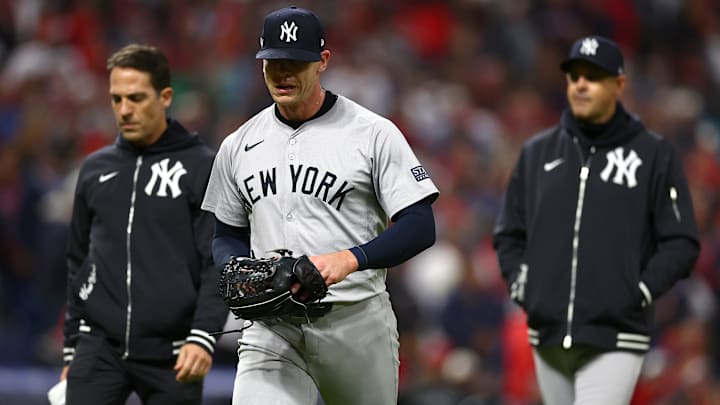 El relevista de los Yankees Ian Hamilton abandonó el Juego 3 contra Cleveland 