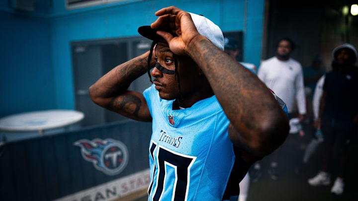 Tennessee Titans wide receiver DeAndre Hopkins (10) heads to the field before a game against the Green Bay Packers at Nissan Stadium in Nashville, Tenn., Sunday, Sept. 22, 2024.