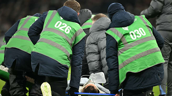 Uruguaio desabou no gramado ainda no primeiro tempo