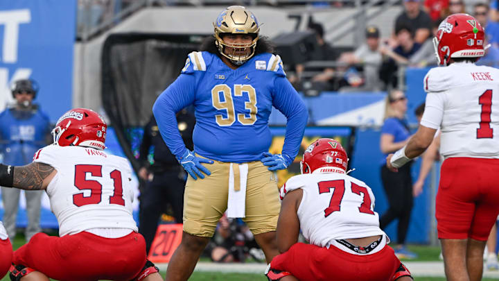 UCLA Bruins defensive lineman Jay Toia during the second quarter against the Fresno State Bulldogs at Rose Bowl. 