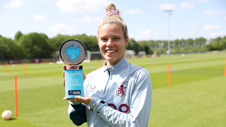 Rachel Daly with her award