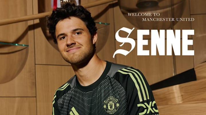 Senne Lammens joins a goalkeeping room in disarray.