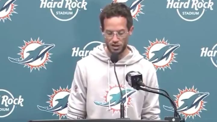 Mike McDaniel's seat got even hotter after Sunday's loss to the Patriots. 