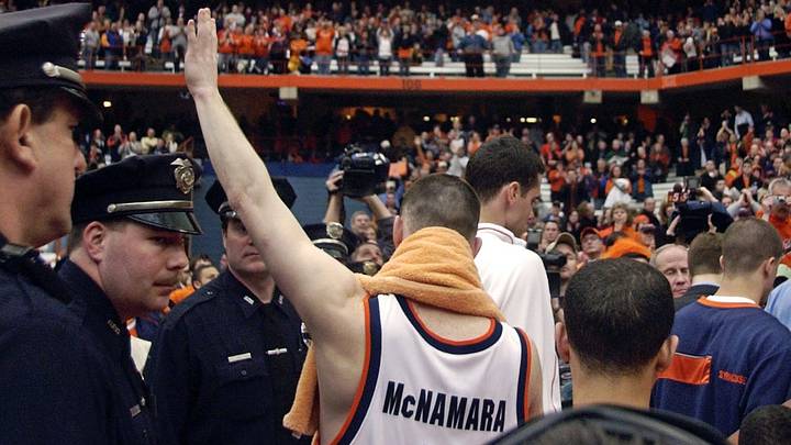 Dan Hurley took a jab at teams like Syracuse basketball for adding players to their rosters amid an injunction in Colorado.