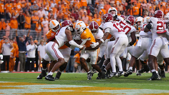 Oct 19, 2024; Knoxville, Tennessee, USA; Tennessee Volunteers running back Dylan Sampson (6) runs for a touchdown against the Alabama Crimson Tide during the second half at Neyland Stadium. Mandatory Credit: Randy Sartin-Imagn Images