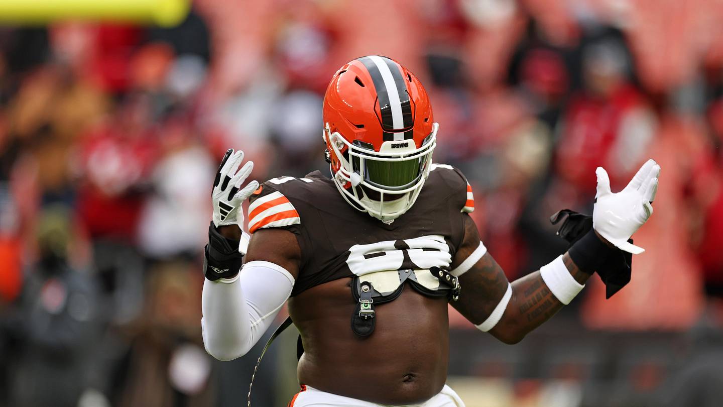 Why the Carolina Panthers Don't Actually Need to Sign David Njoku