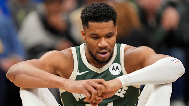 Detroit Pistons v Milwaukee Bucks