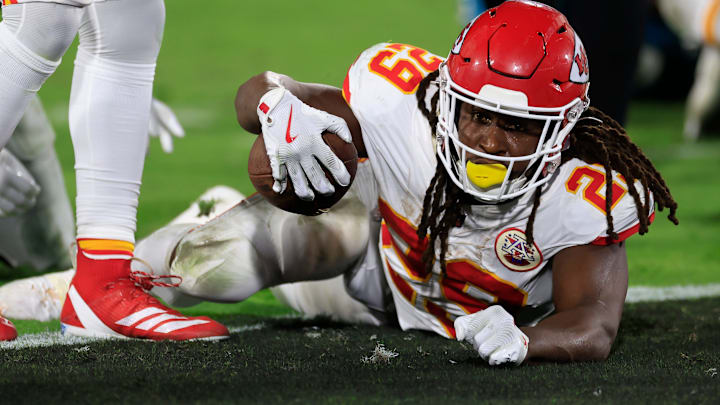 Kansas City Chiefs running back Kareem Hunt (29) scores a rushing touchdown during the fourth quarter of an NFL football matchup at EverBank Stadium, Monday, Oct. 6, 2025, in Jacksonville, Fla. The Jacksonville Jaguars edged the Kansas City Chiefs 31-28. 